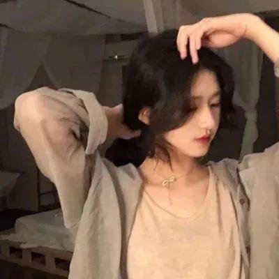 隔窗恋爱:看着你 在线观看封面